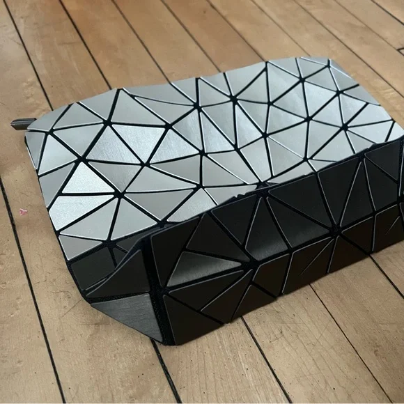 Modern Silver and Black Geometric Clutch - Picture 8 of 8